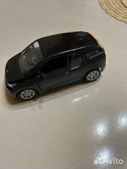 Модель автомобиля BMW i3