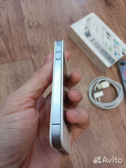 iPhone 4, 8 ГБ