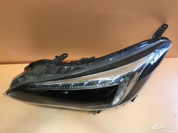 Фара левая LED Subaru XV GT