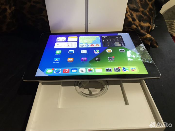 iPad (2020 года), 16 GB, wi-fi, LTE