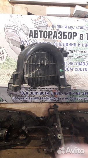 Коллектор впускной Infiniti QX56