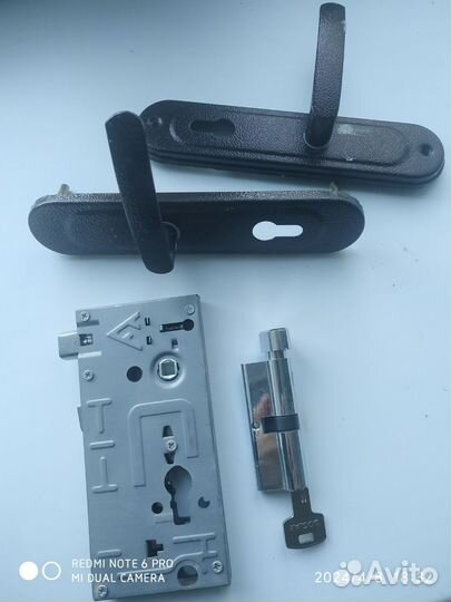 Комплект дверного замка