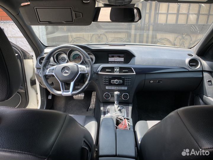 Бампер на w204