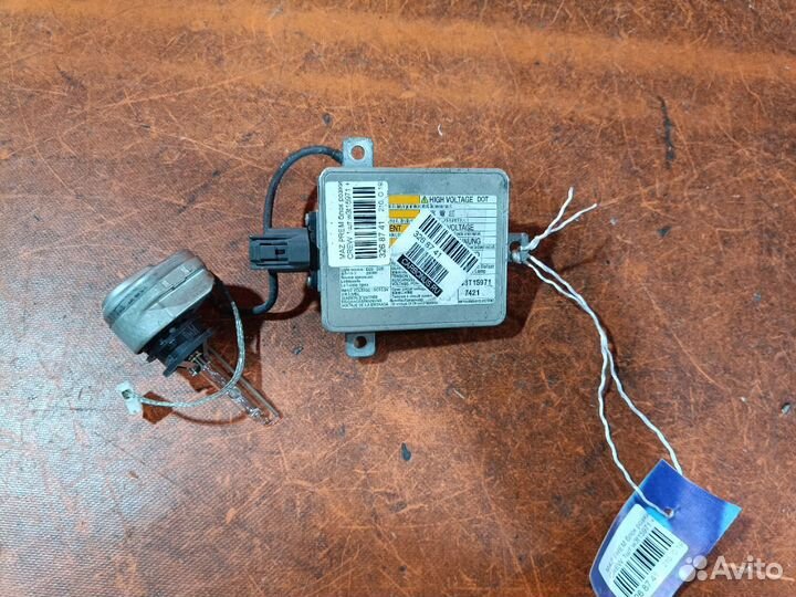 Блок розжига ксенона Mazda Premacy crew