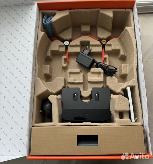 Робот пылесос моющий Garlyn