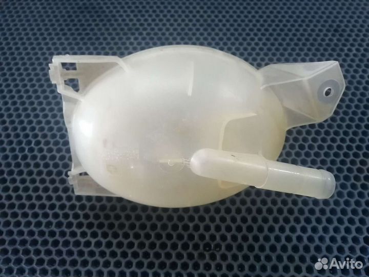 Бачок расширительный Nissan Terrano Renault Duster