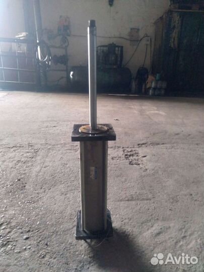 Продам пневмоцилиндр