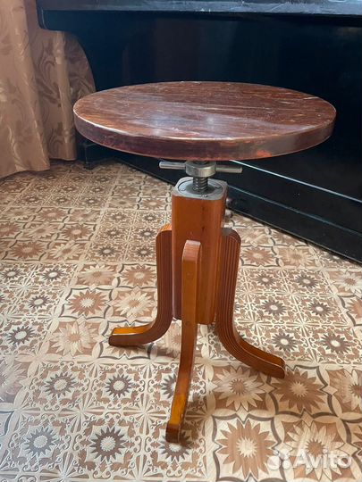 Стульчик для пианино