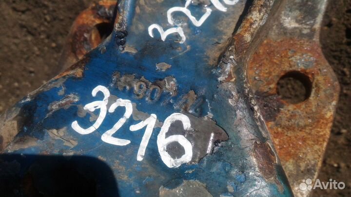 Кронштейн крепления передней рессоры Volvo F12