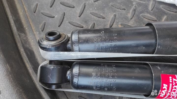 Амортизаторы на nissan pathfinder 349112