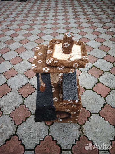 Домик для кота/кошки с когтеточкой и лежанкой