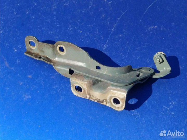 Петля капота правая Kia Sportage 2 2008