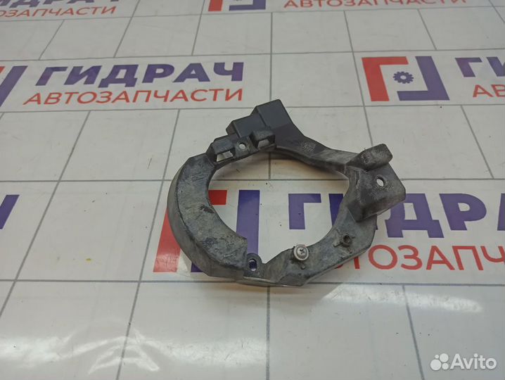 Кронштейн фары противотуманной левой Toyota Land Cruiser Prado (J150) 52126-60090