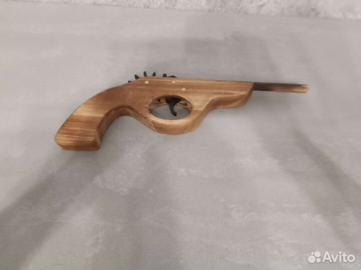 Деревянный пистолет