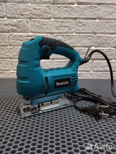 Электро лобзик makita