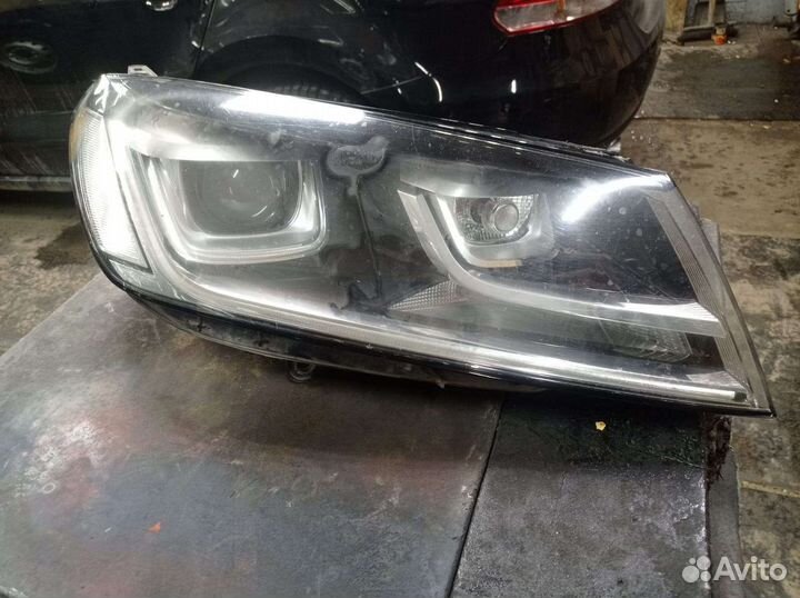 Правая фара volkswagen touareg 2017 год