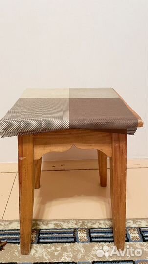 Табурет деревянный, ручная работа