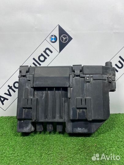 Блок предохранителей передний Mercedes-Benz