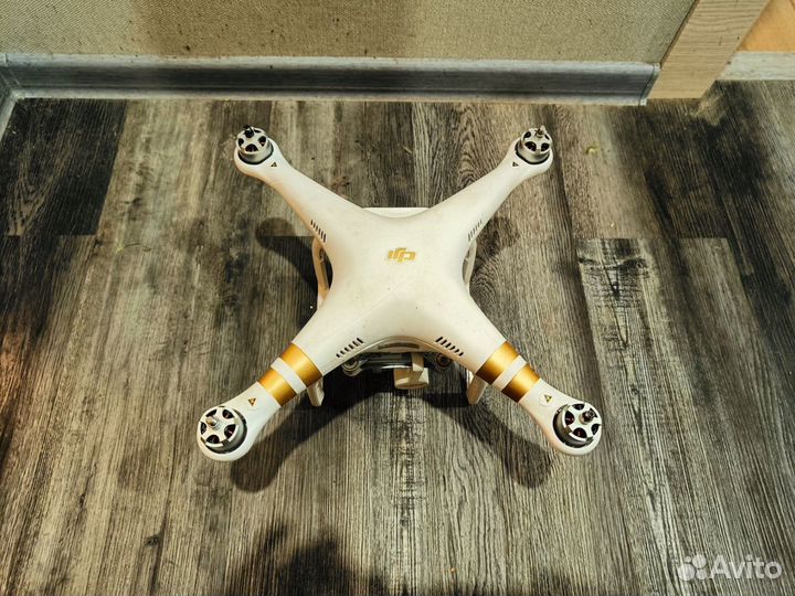 Квадрокоптер dji phantom 3 pro 4K +кейс + бленда