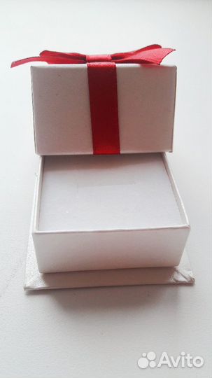 Подарочная коробочка для кольца, кулона, подвески