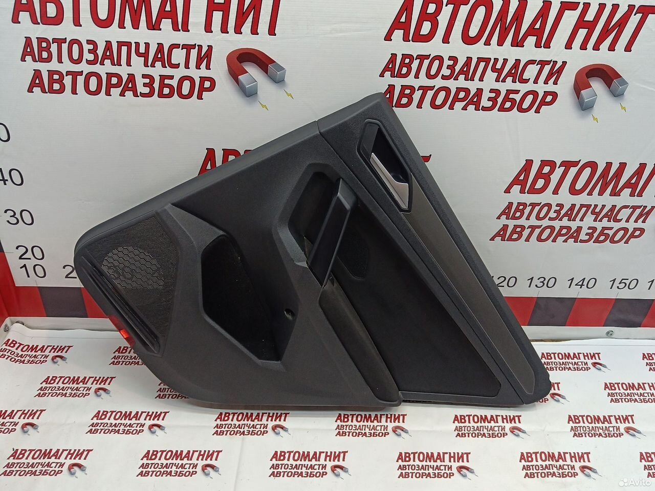 Обшивка двери задней правой Volkswagen Tiguan 2