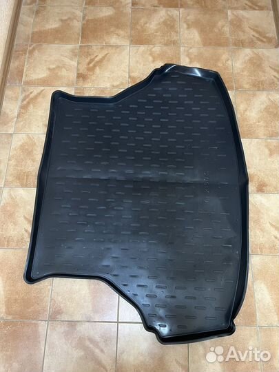 Ковер в багажник Гранта