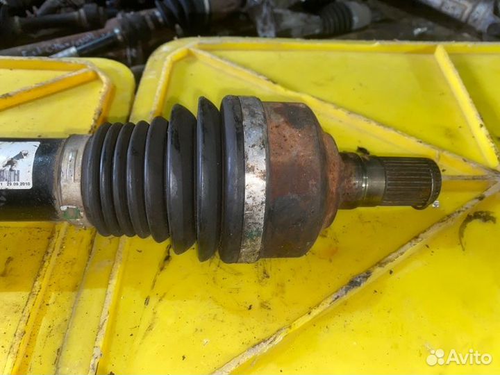 Привод (полуось) левый Volvo Xc60 DZ88 D5204T2