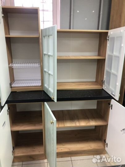 Кухонный гарнитур новый 1,2 м