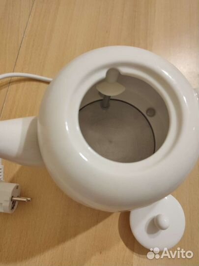 Чайник электрический Polaris