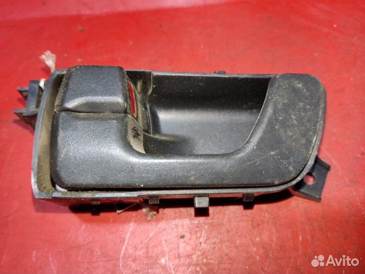 Ручка передняя левая Mitsubishi Montero 3 3.5I