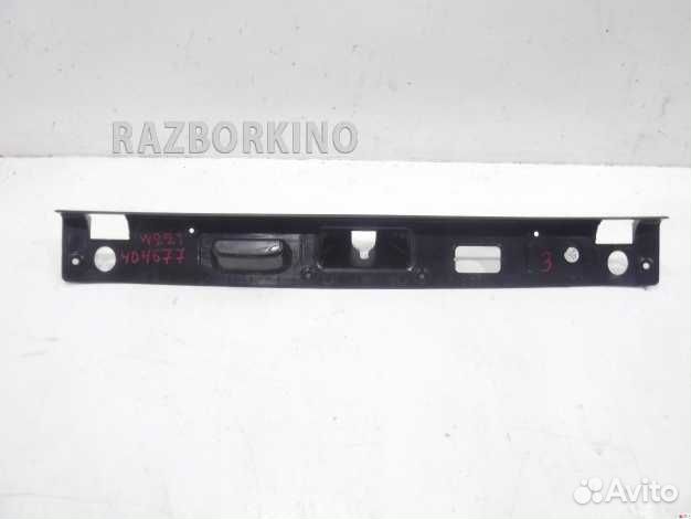 Обшивка крышки багажника