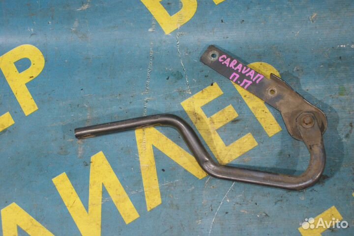 Петля капота Dodge Caravan 3