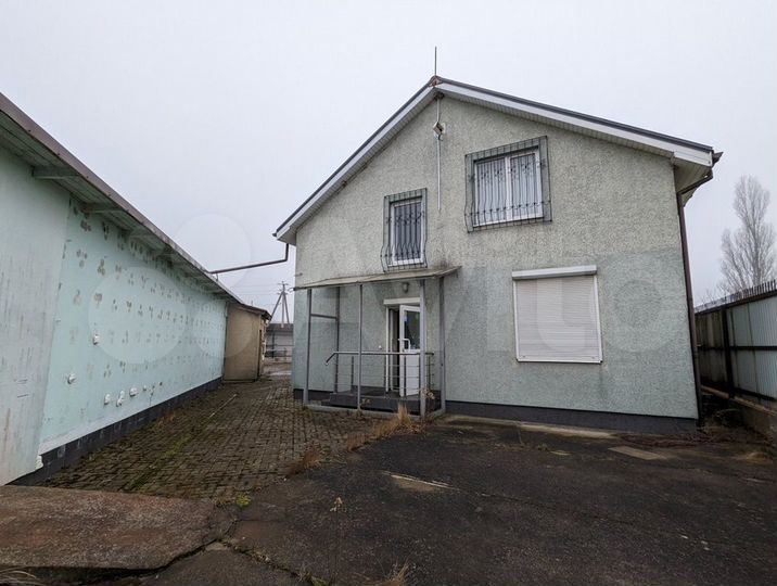 Производственная база с офисом в городе Пионерском
