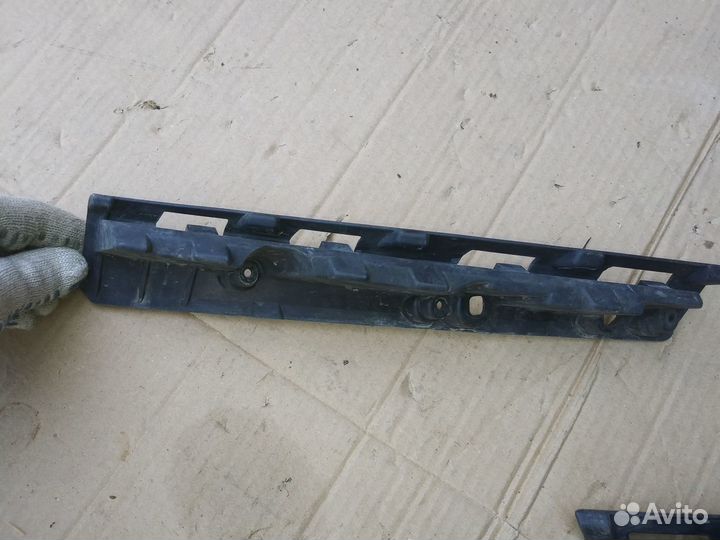 Кронштейн фары Kia Sorento Prime