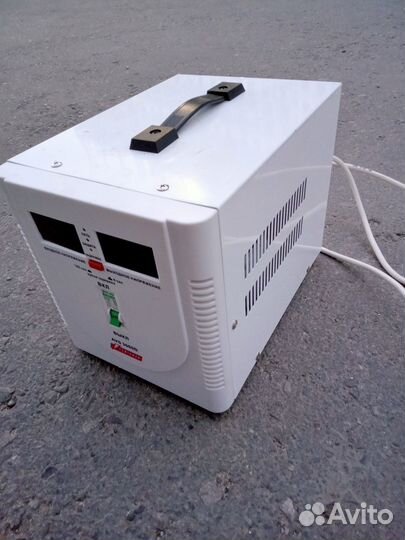 Продаю регулятор напряжения. торг возможен