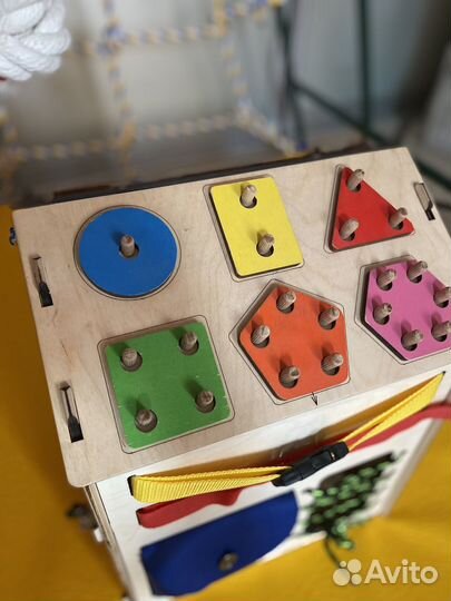 Бизиборд домик