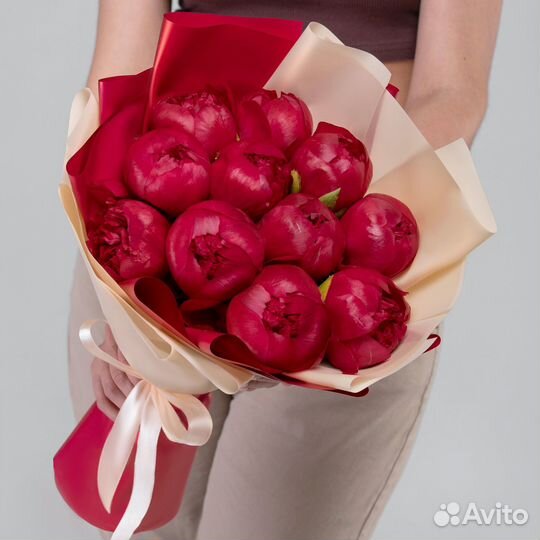 Букет 11 Красных Пионов