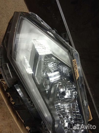 Фара левая Nissan X-Trail T32 18-21 рест