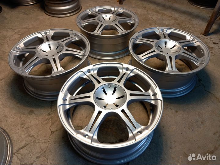 R17 Kosei 5 х 100 и 5 х 114.3