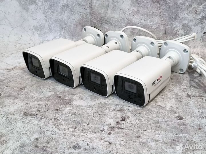 Комплект PoE видеонаблюдения на 4 камеры 4 мп