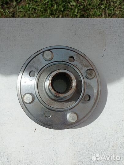 Ступица передняя Hyundai Elantra/Lantra седан II