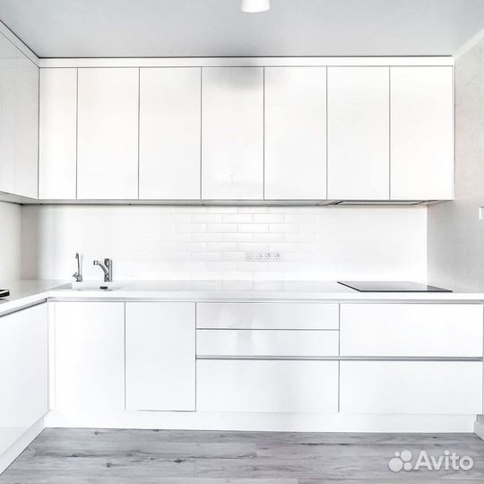 Кухня в потолок на заказ