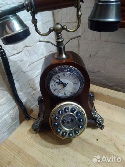 Стационарный телефон ретро