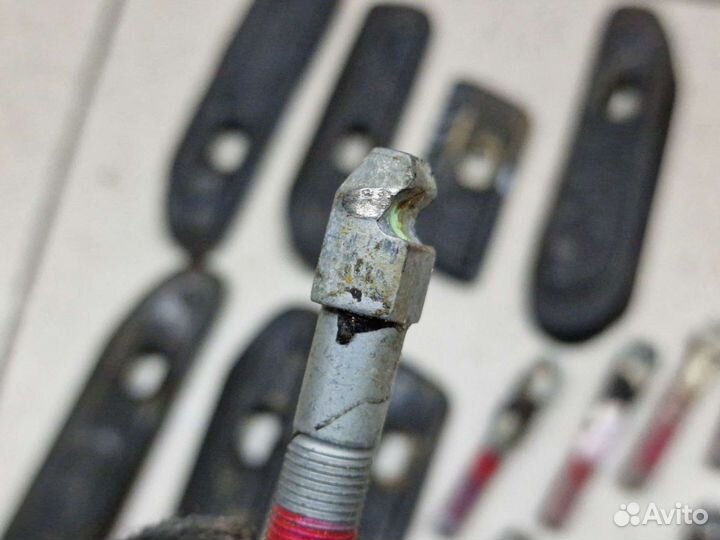 Крепёж/Резинки рейлингов Ауди 80, 100/А6 С4 Avant