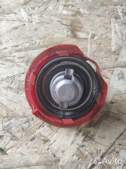 Крышка бензобака Mercedes-Benz W211 универсал OM