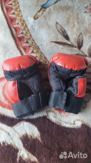 Боксерские перчатки и шлем детские