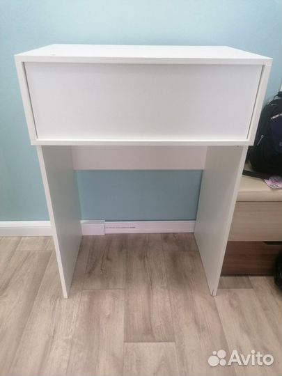 Туалетный столик с зеркалом бу