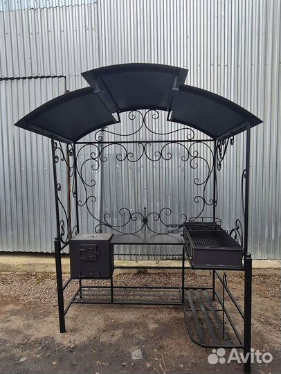 Мангал с крышей