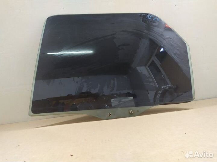 Стекло заднее левое Ford Maverick TM1 GZ 2006