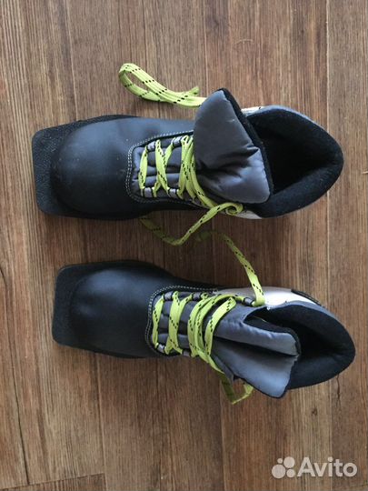 Лыжные ботинки